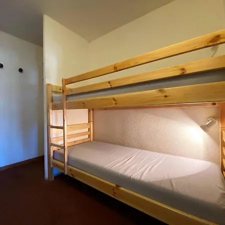 Apartment Neves - Location: Pour 4 Personnes Dans Un Quartier Jeune Et Anime Les Neves Mae-9099 *
